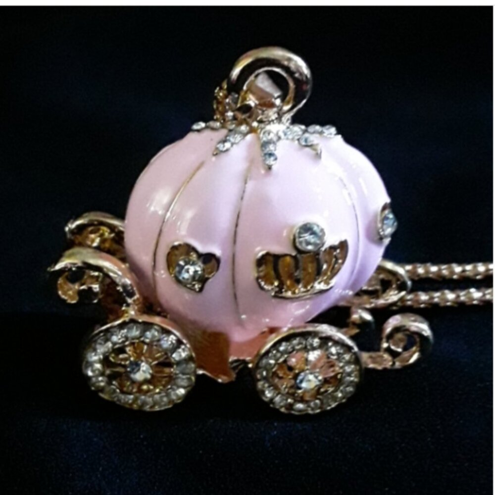 BETSEY JOHNSON Carriage Pendant Necklace
